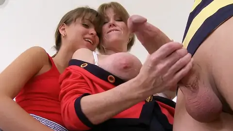 Youthful dude gets a hand job from a COUGAR before the FFM